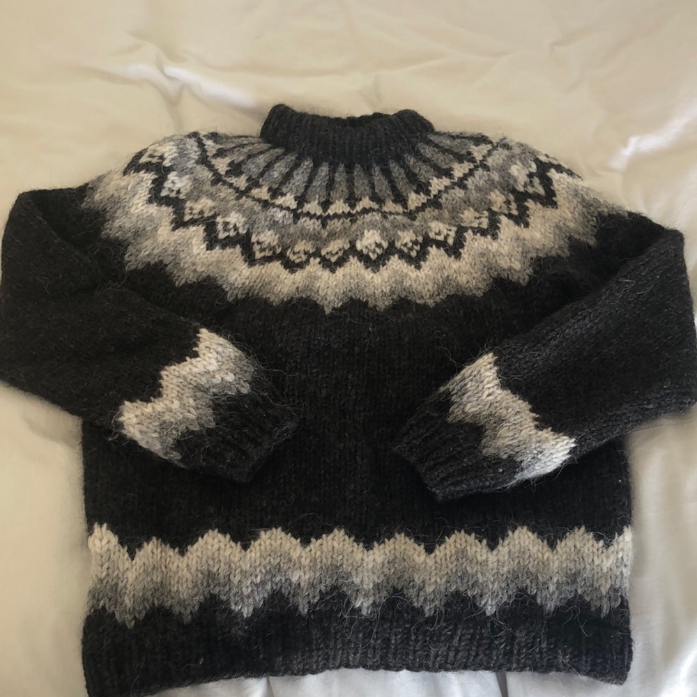 Handknit Icelandic wool sweater from Reykjavik